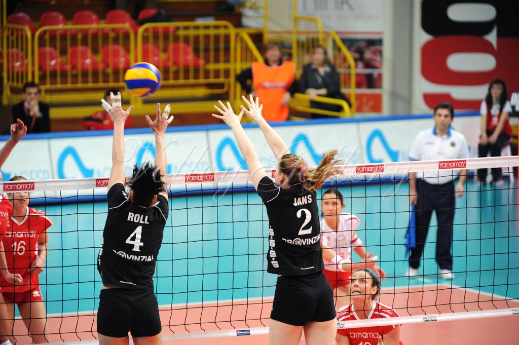 Yamamay Schweriner (31)